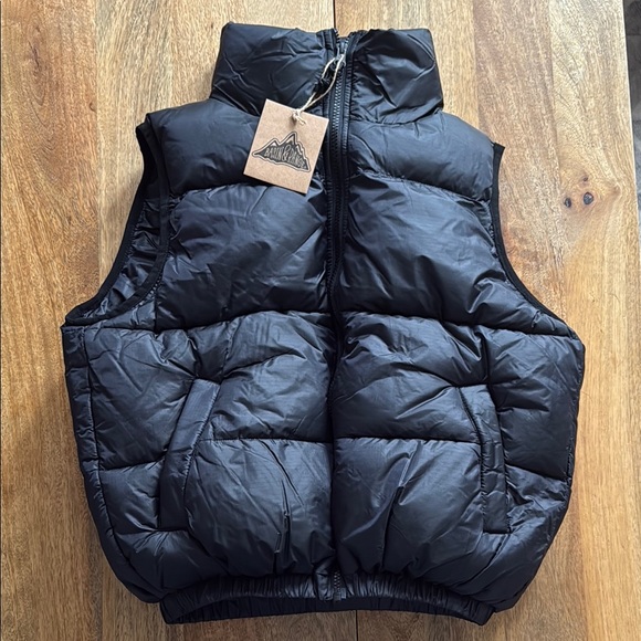 Black Puffer Vest - Picture 1 of 3